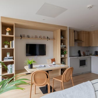 Deluxe Studio, Upper Floors - Image 4