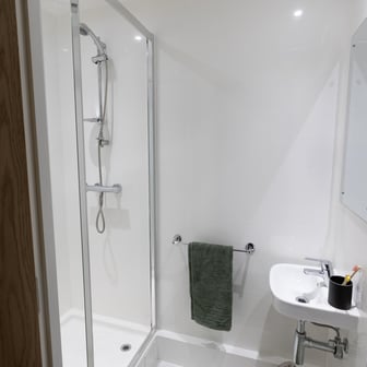 Premium Ensuite, Standard Floors - Image 4