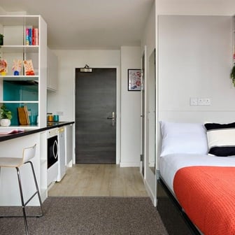 Clifton Premium Studio