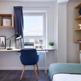 2611_0260_HAMPTON_SQ_Silver-Ensuite