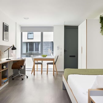 2607_SHARMAN COURT Gold Studio 0166