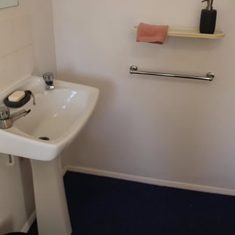 Wasshbasin within bedroom