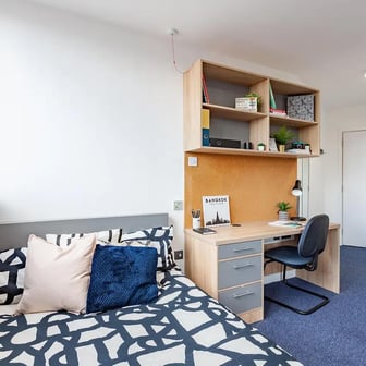 Deluxe Studio - Image 2