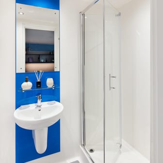 Two Bed Apartment - Image 5