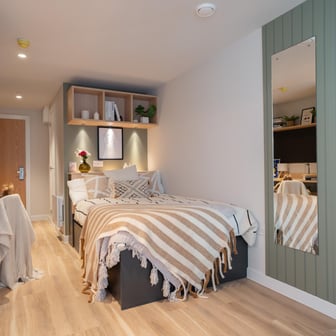 Classic Studio, Mid-Tower - Image 1