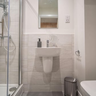 Classic Plus Studio Floor 5-7 - Image 5