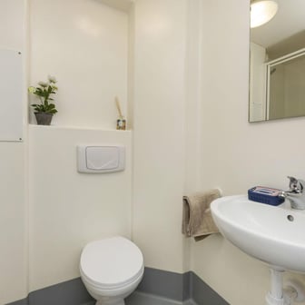 4 Bed Ensuite - Image 4