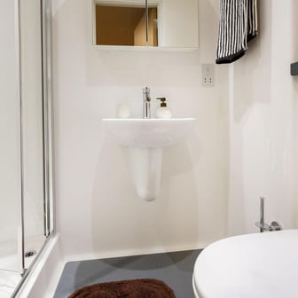 Large Gold Studio - Image 3