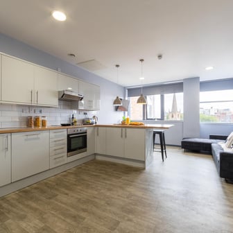 Silver Ensuite - Image 15