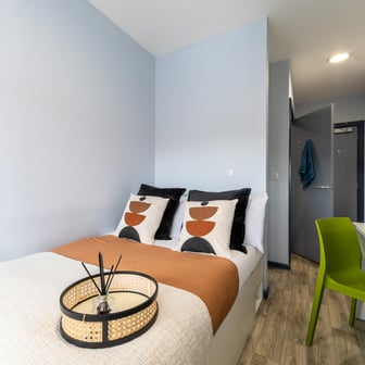 Silver Ensuite - Image 5