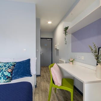 Silver Ensuite - Image 1