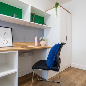 Gold Ensuite - Image 2