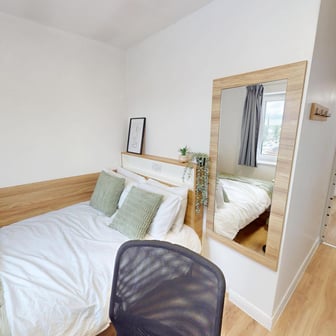 Bronze Ensuite - Image 1