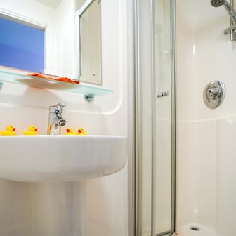 4 Bed Gold Ensuite - Image 8