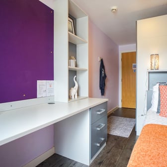 5 Bed Gold Ensuite - Image 5