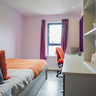 6 Bed Gold Ensuite - Image 2