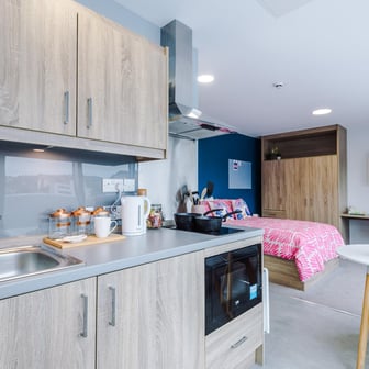 Penthouse Studio - Image 2