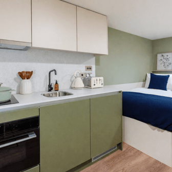 Silver Studio - Image 1