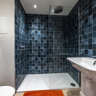 Bronze Courtyard Studio - Image 4