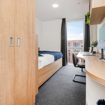 Gold Ensuite - Image 3