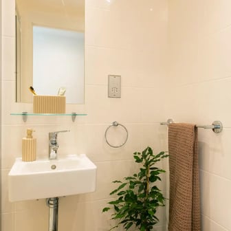 Club Ensuite - Image 6