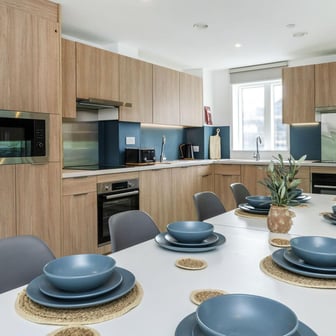 Classic Plus 5-6 Bed Ensuite - Image 1