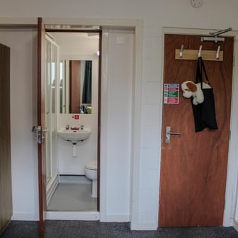 Ensuite - Silver - Image 8