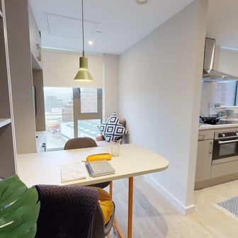 One Bed Apartment - Image 5