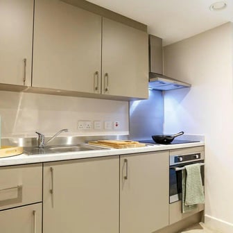 Premium One Bed Apartment - Image 5