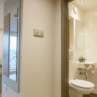 Premium One Bed Apartment - Image 6