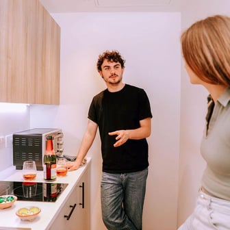 Bronze Courtyard Studio - Image 5