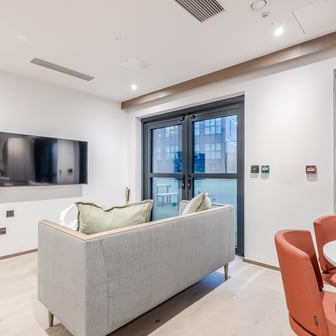 Large 2 Bedroom - Image 9