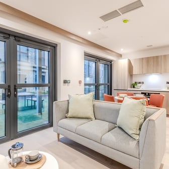 Large 2 Bedroom - Image 10
