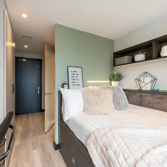 Ultra Premium 5 Bed Apartment - Image 2