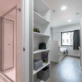 Deluxe Studio - Image 1