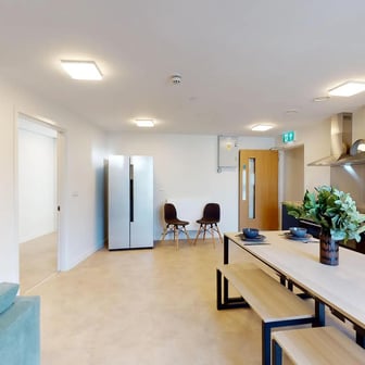 12 Bed Cluster Ensuite - Image 5