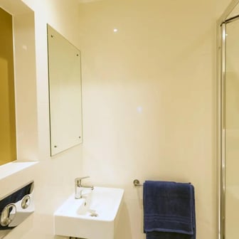 Deluxe Studio - Image 4