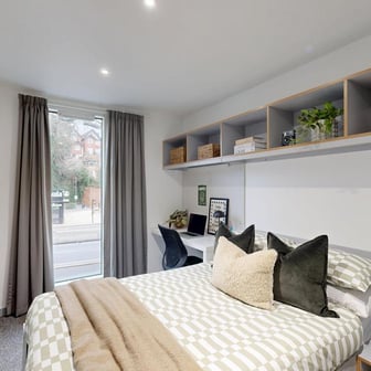 Ensuite Room - Image 1