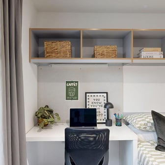 Ensuite Room - Image 5