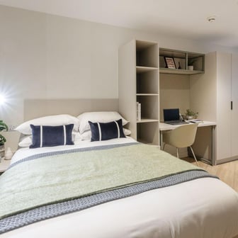 Silver Studio - Image 1