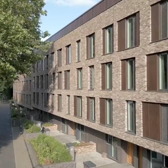 Ensuite Room - Image 13