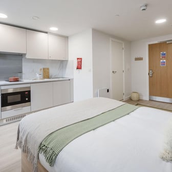 Classic Plus Studio - Image 1