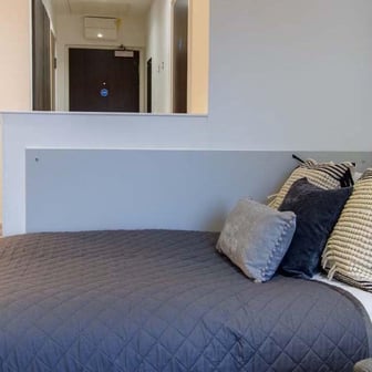 Deluxe Ensuite - Image 1