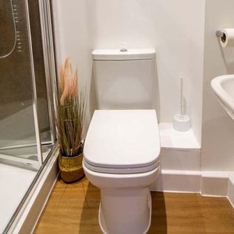 Standard Ensuite - Image 12