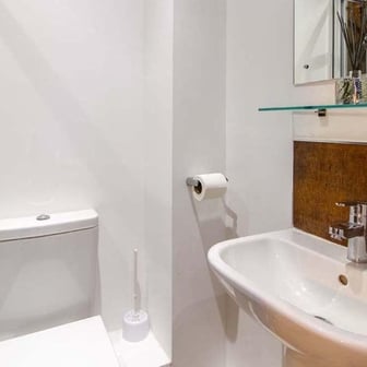 Standard Ensuite - Image 13