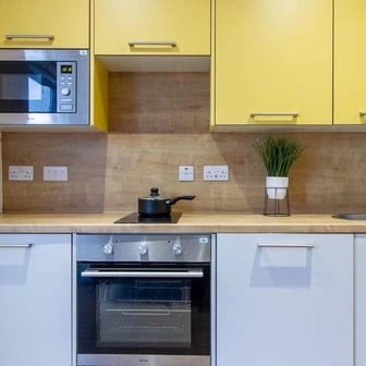 Deluxe Studio - Image 8