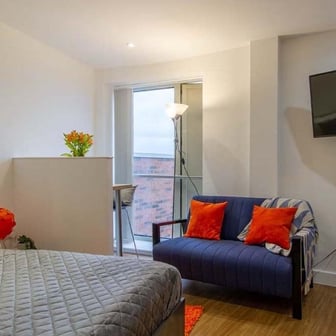 Deluxe Studio - Image 5