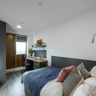 8 Bed Ensuite - Image 4