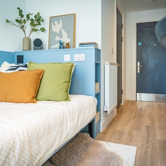 Classic 5 Bed Ensuite - Image 1