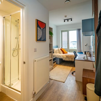 Premium 4 Bed Ensuite - Image 1